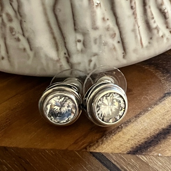 SILPADA 925 Sterling Silver Scroll Bezel Set Cubic Zirconia - Picture 2 of 5